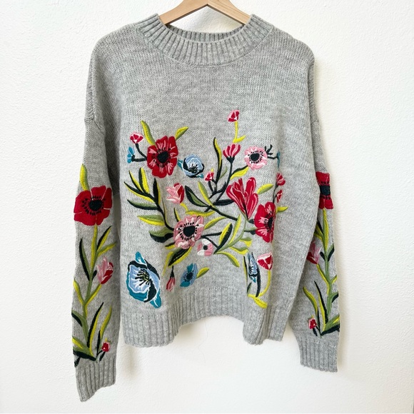 Romeo & Juliet Couture Sweaters - Embroidered Sweatshirt